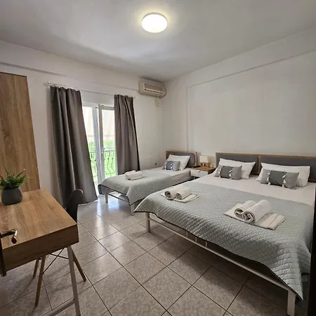 Christina * Ολυμπιακή Ακτή