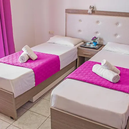 Christina * Ολυμπιακή Ακτή